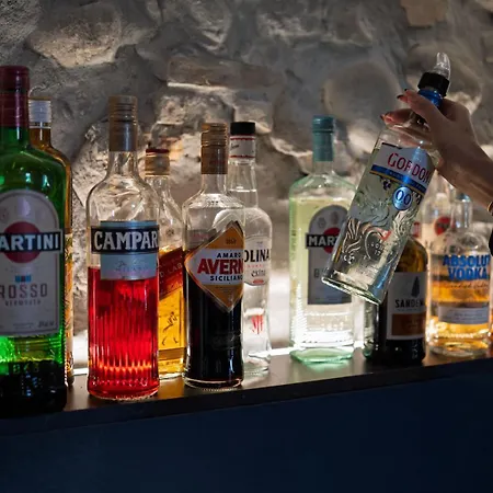 Boutique La Couronne ホテル *