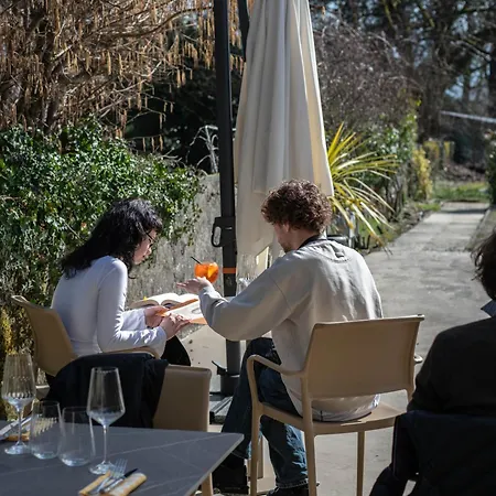 Boutique La Couronne Mies