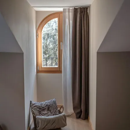 Boutique La Couronne * Mies