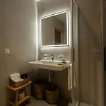 Boutique La Couronne Hotel *