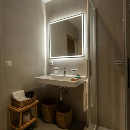 Boutique La Couronne Hotel *