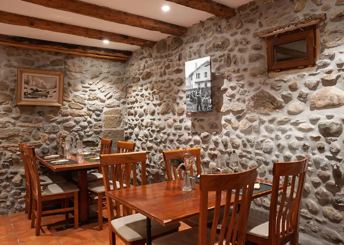 Boutique La Couronne Hotel