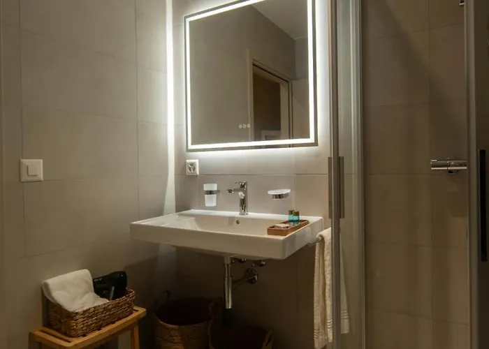 Boutique La Couronne Hotel *