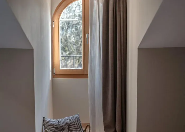 Boutique La Couronne * Mies